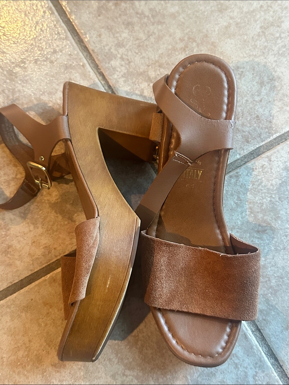 Brown camel platform sandals